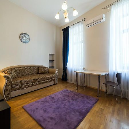 Cozy Apartment In Centre Of Kiev Екстериор снимка
